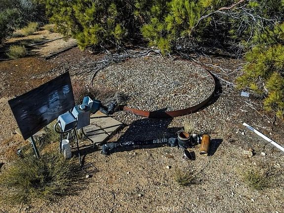 3rd image of 45500 Terwilliger Rd