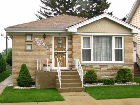 5831 W Giddings St, Chicago, IL 60630