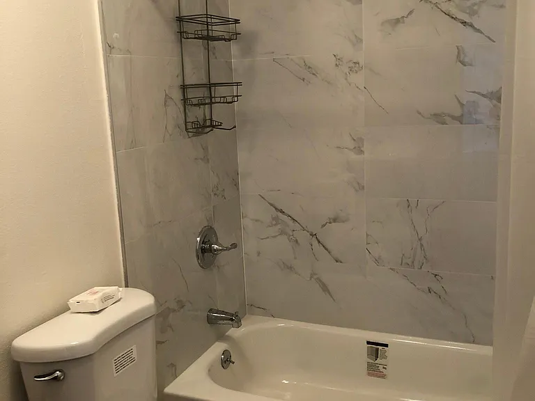 4633 Lexington Ave #5 — Photo 7