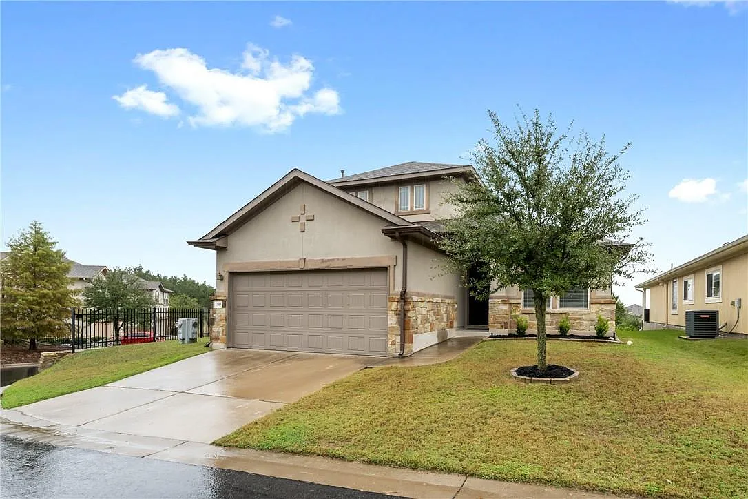 3 bed, 2.0 bath, 2050 sqft, $2,795 — Photo 1