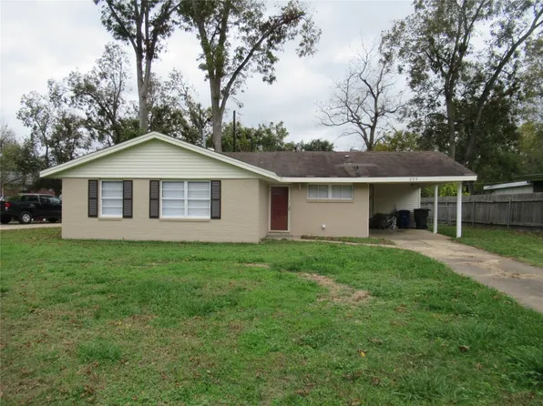 825 Sweetbriar St, Shreveport, LA 71105