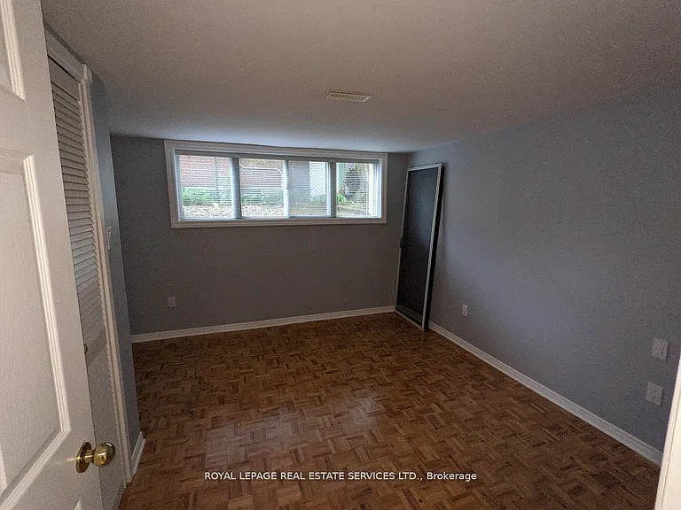 1602 Lincolnshire Blvd — Photo 24