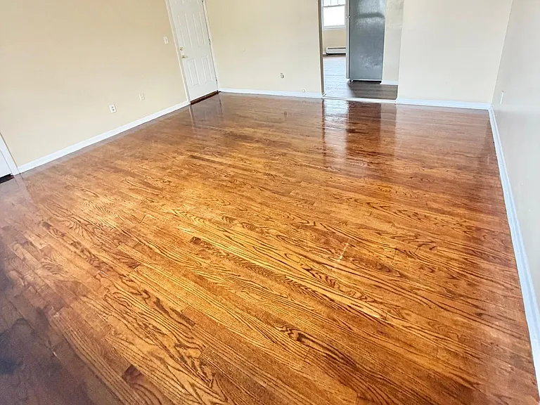 960 1st Ave #4 — Photo 5