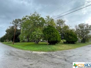 502 Beacon St, Cuero, TX 77954