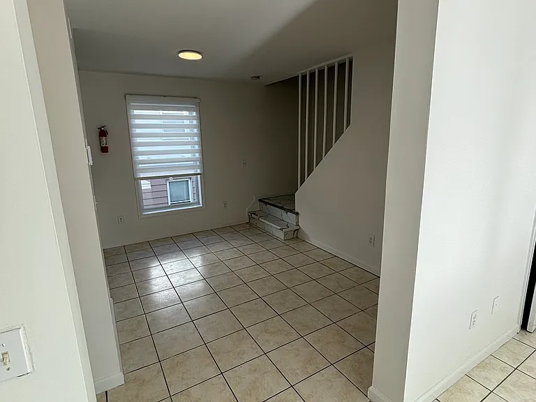 235 Keen St #1R — Photo 2