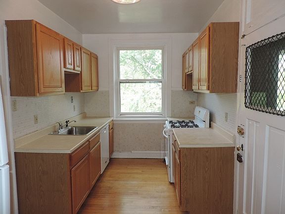 5th image of 531 Hinman Ave APT A1