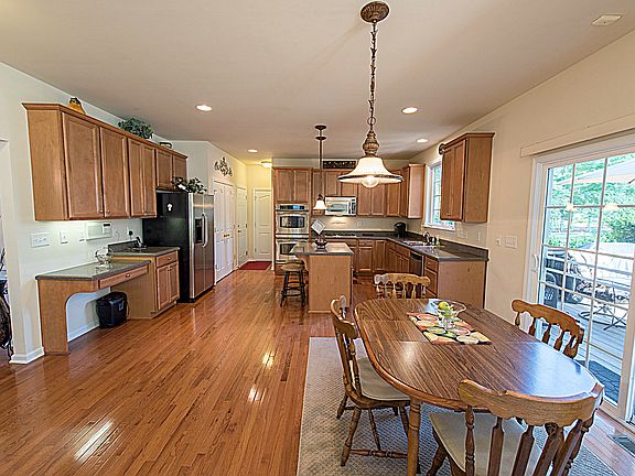 Large eat in kitchen