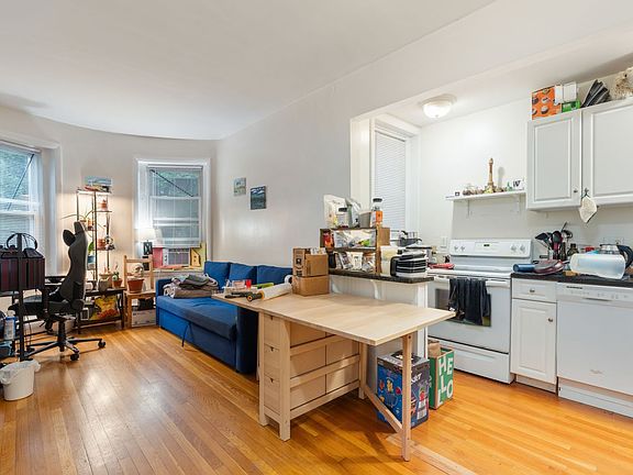 2nd image of 15 University Rd APT 21