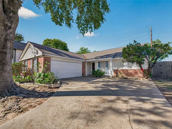 16026 Sweetwater Creek Dr, Houston, TX 77095