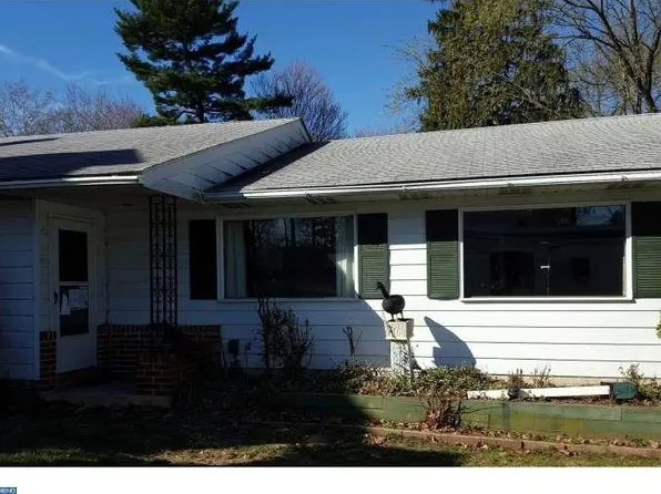 501 Madison Ln, Magnolia, NJ 08049