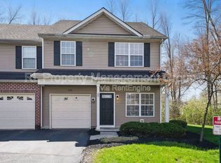646 Grove Cir, Columbus, OH 43230