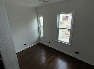 8819 S Escanaba Ave, Chicago, IL 60617