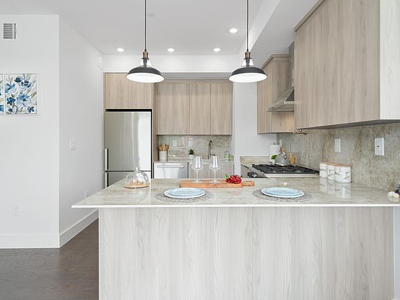 2nd image of 167 Saint Pauls Ave #401