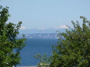 1958 Yukon Harbor Dr SE, Pt Orchard, WA 98366