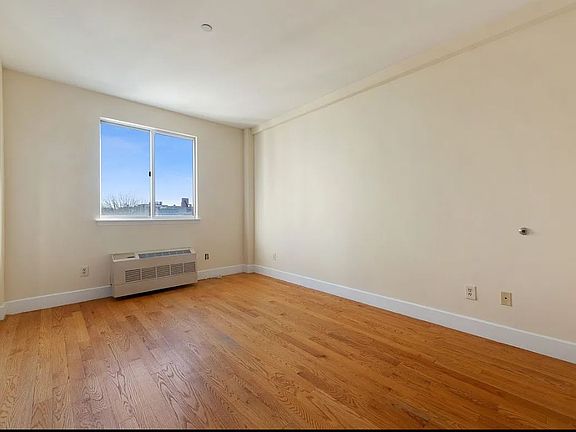 3rd image of 756 Myrtle Ave APT 2K