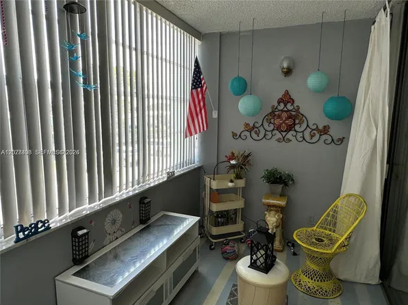 2741 Taft St APT 212, Hollywood, FL 33020