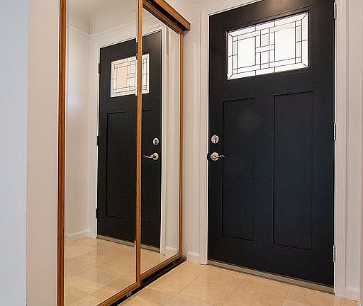 4th image of 2388 Renfrew Ave