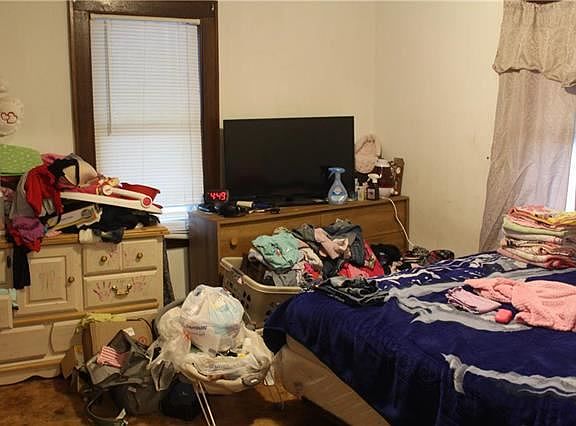 4th image of 811 E Albert Ave