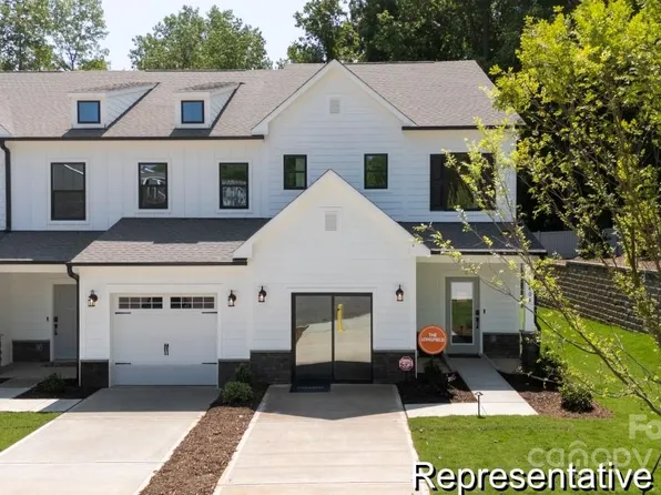 622 Station St #48, Clover, SC 29710