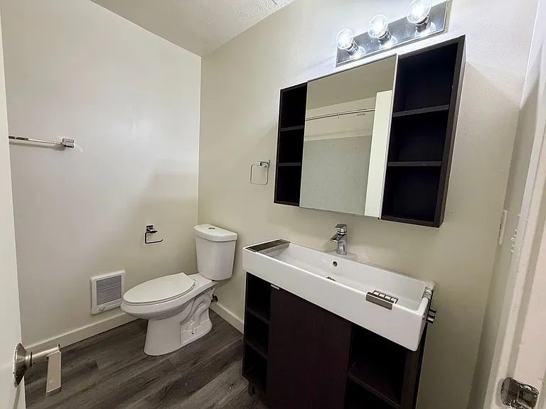 Holgate Lofts — Photo 43