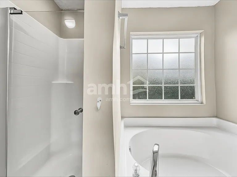 175 Huger St — Photo 11