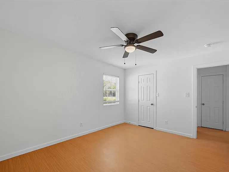 708 Union Ave — Photo 6