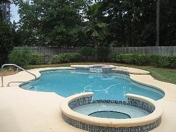 3rd image of 1536 Greenridge Cir W