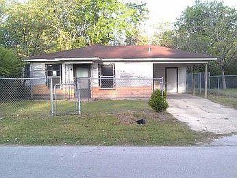 1st image of 1602 N Gaston Ave