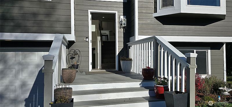 2nd image of 115 E Roberts Place