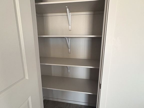 4th image of 3073 Gladstone St #1