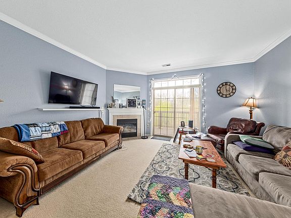 3rd image of 13060 W Bluemound ROAD #201