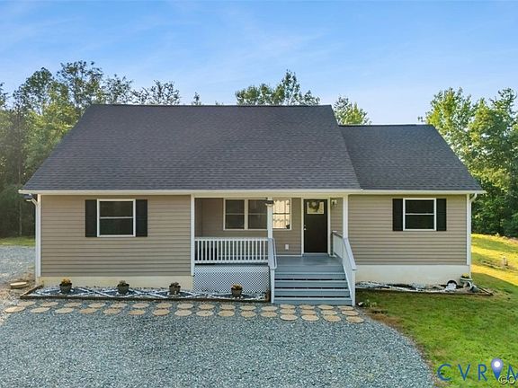 3rd image of 815 Cedar Hill Rd