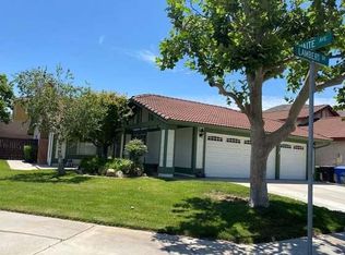 11213 Lambert Dr, Riverside, CA 92503