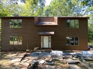 280 Oakenshield Dr, Tamiment, PA