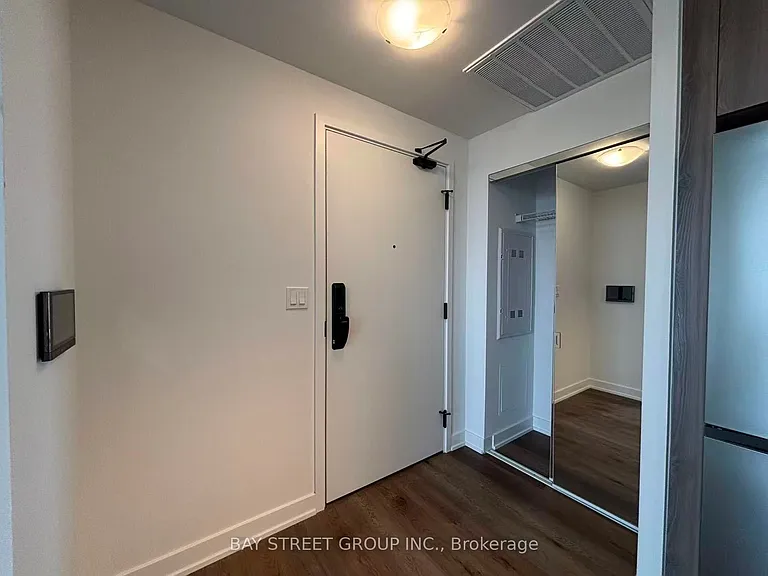 2075 Lakeshore Rd #2101 — Photo 2