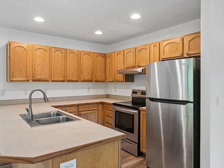 Roberts Court Townhomes — Photo 35