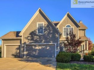1404 Cedar Ridge Cir, Raymore, MO 64083