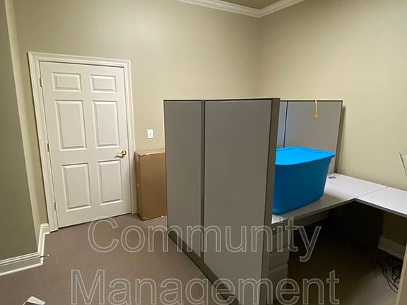 5th image of 140 Aspen Sq Suite C