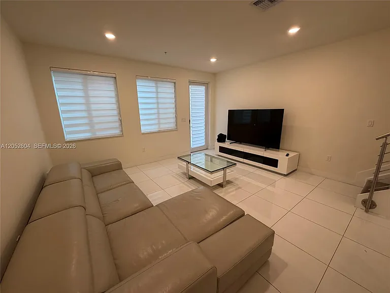 6401 NW 103rd Pl #103 — Photo 2