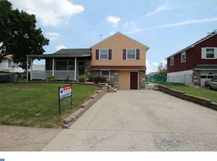 10141 Proctor Rd, Philadelphia, PA 19116