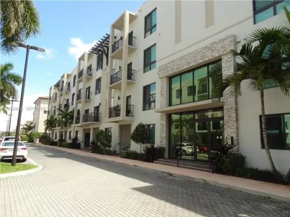 4670 NW 84th Ave, Miami, FL 33166