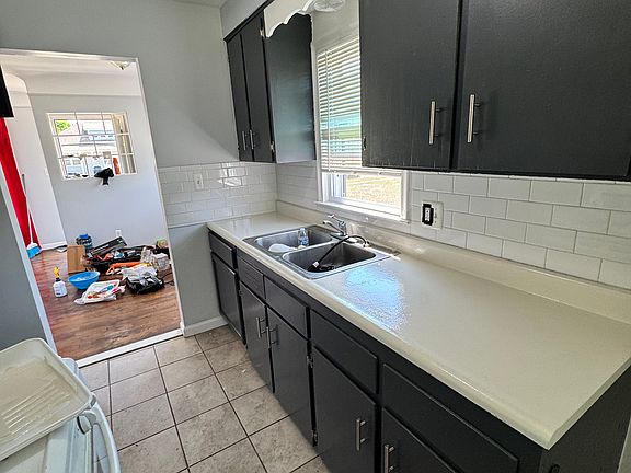 3rd image of 20981 Wellington Ave