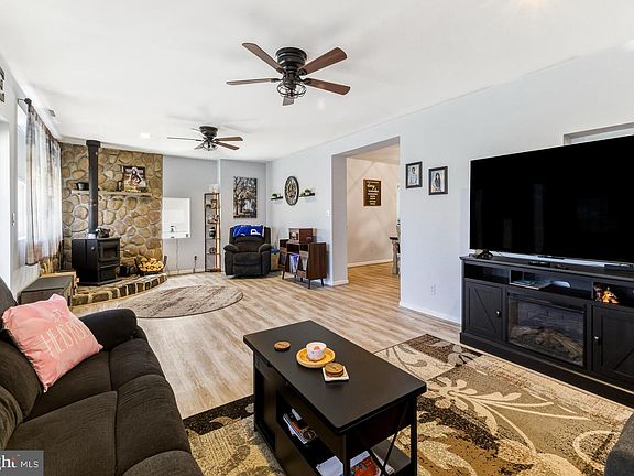 2nd image of 1013 Delsea Dr