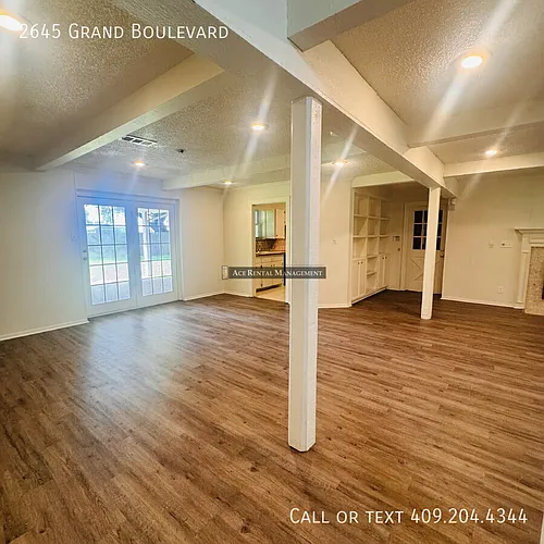 2645 Grand Blvd Photo 1