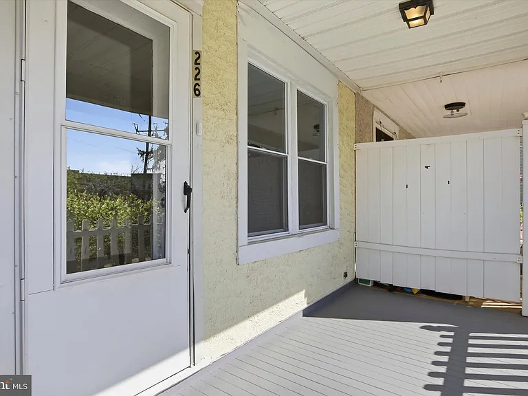226 N Warren St — Photo 3