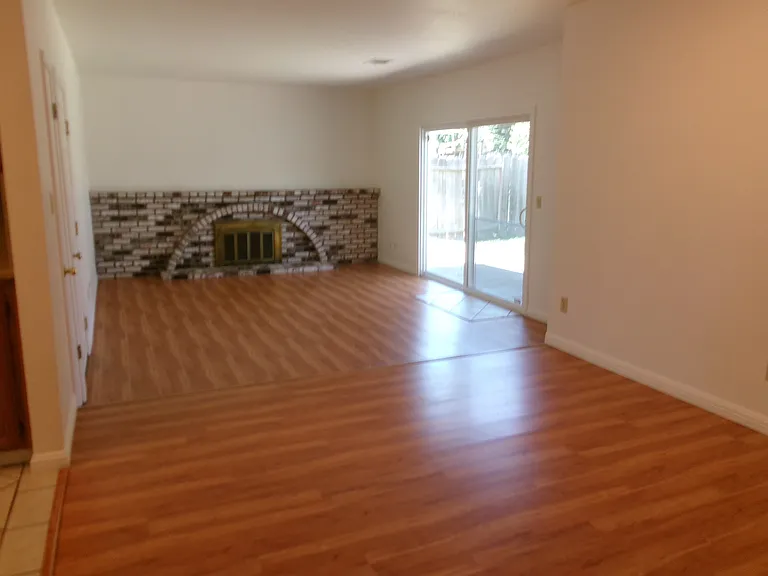 2109 California Dr — Photo 3