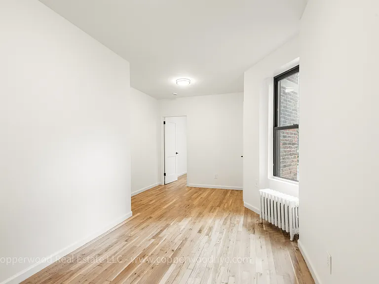 402 E 78th St #33 — Photo 4