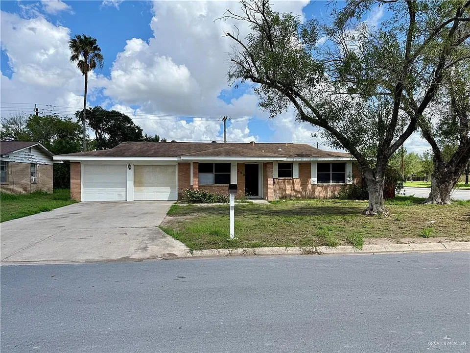 200 W Camellia Ave