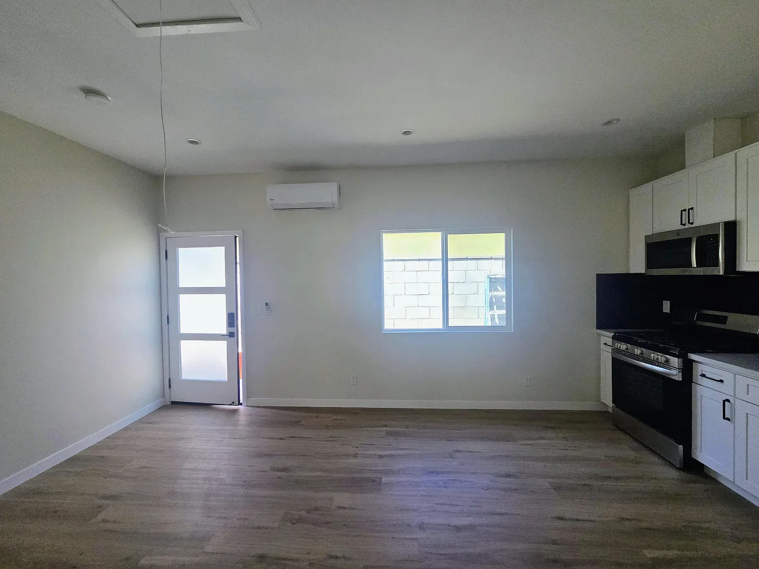 1 bed, 650 sqft, $2,195 — Photo 3