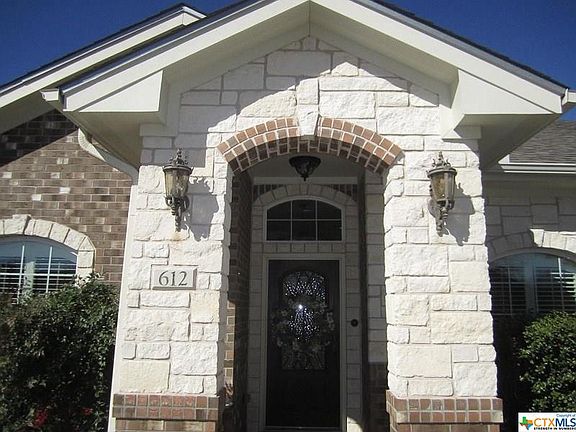 2nd image of 612 Kelly Dr